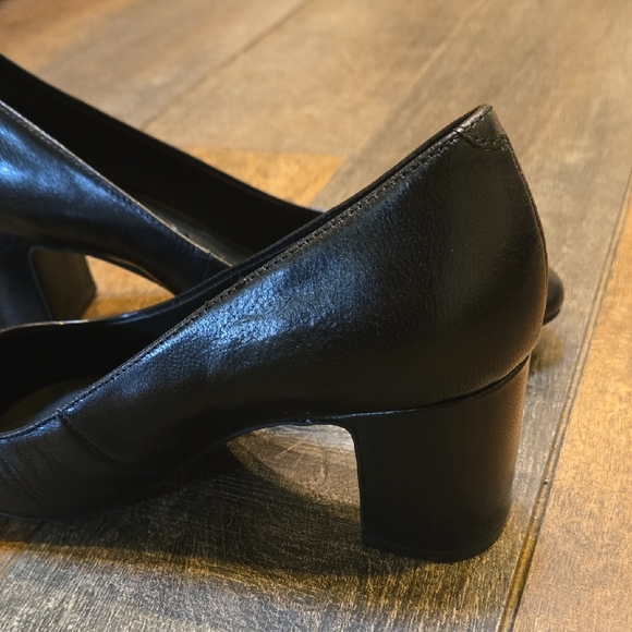 Aerosole Leather Pumps - Picture 4 of 8